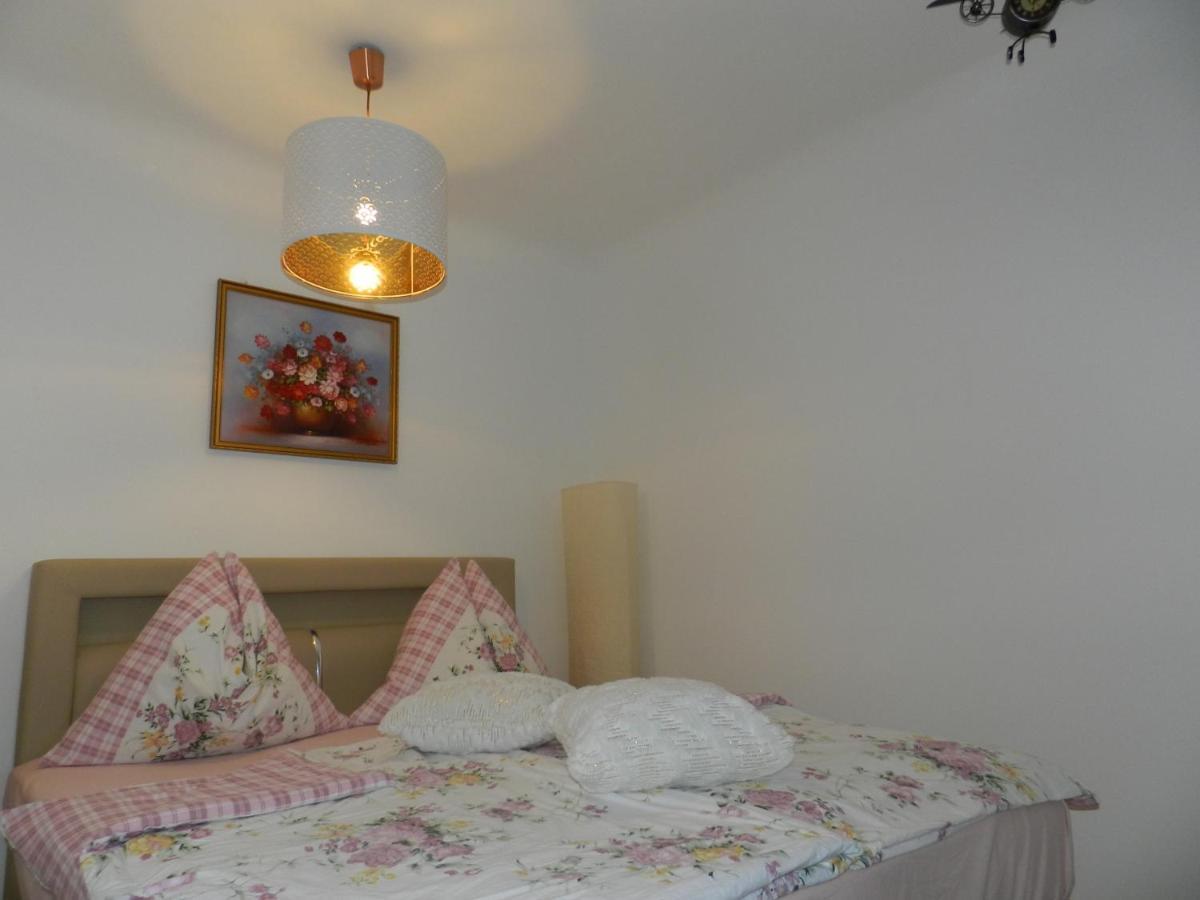 Klassik&sunny Apartment! Wina Bagian luar foto